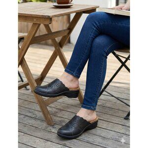 Thom McAn Hula Black Leather Laser Cut Floral Mules Clogs Women's Size 5.5 M